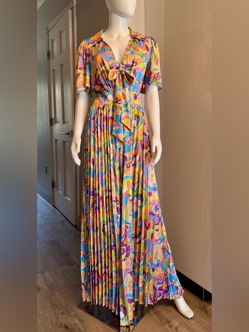 Retro Multicolor Floral Tie-Front Maxi jumpsuit size Medium